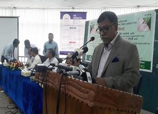 সিটি করপোরেশন তো বাড়িতে গিয়ে স্প্রে করতে পারবে না: স্বাস্থ্যমন্ত্রী