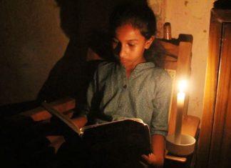 জ্বালানির দাম কমিয়ে এবার বিদ্যুতের দাম বাড়াল শ্রীলঙ্কা