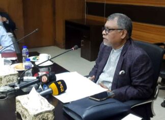 ডেঙ্গু নিয়ন্ত্রণ করতে হলে মশা কমাতে হবে : স্বাস্থ্যমন্ত্রী