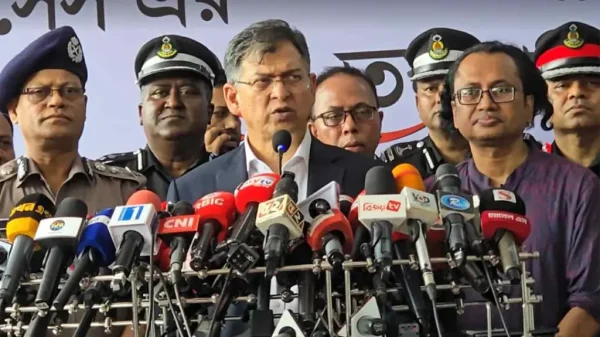 র্যাবকে শক্তিশালী করতে হচ্ছে নতুন আইন : স্বরাষ্ট্রমন্ত্রী