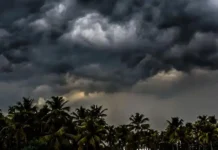 রাতের মধ্যে ২০ অঞ্চলে ঝড়ের সতর্কতা