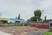 অনির্দিষ্টকালের জন্য বন্ধ হিলি স্থলবন্দরের আমদানি-রপ্তানি