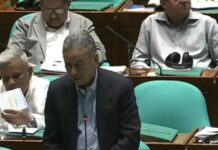 ৬ ব্যাংকের খেলাপি ঋণ দেড় লাখ কোটি: অর্থমন্ত্রী